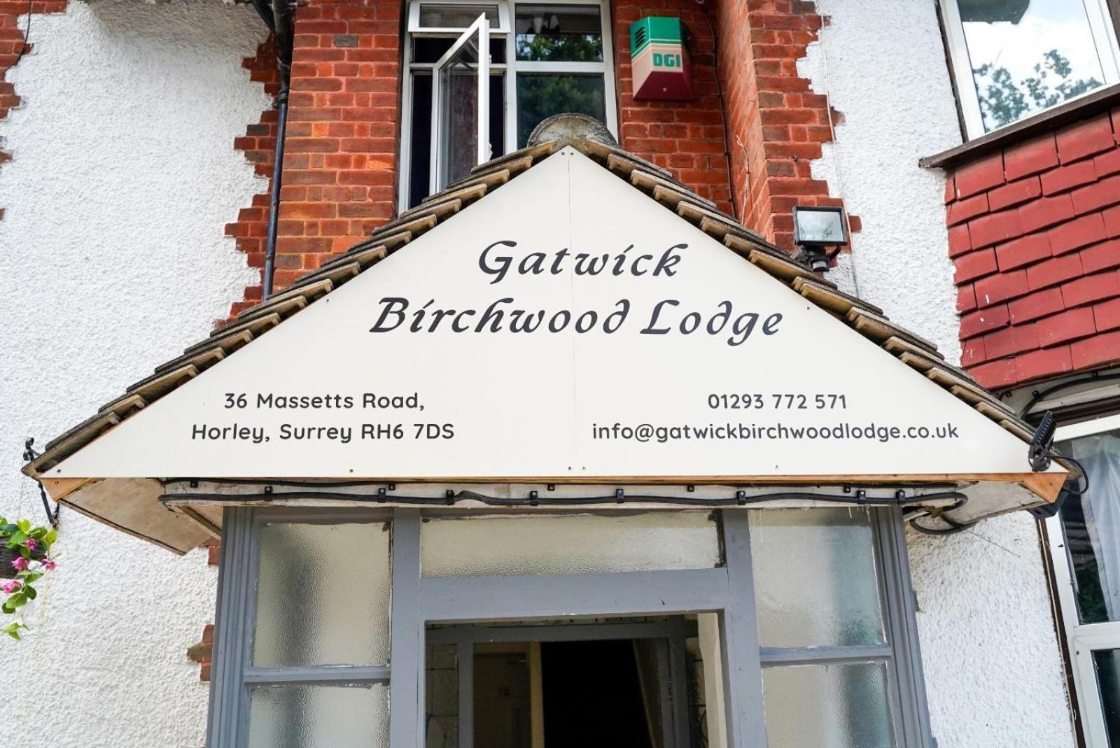 The Lodge By Birchwood Horley Buitenkant foto