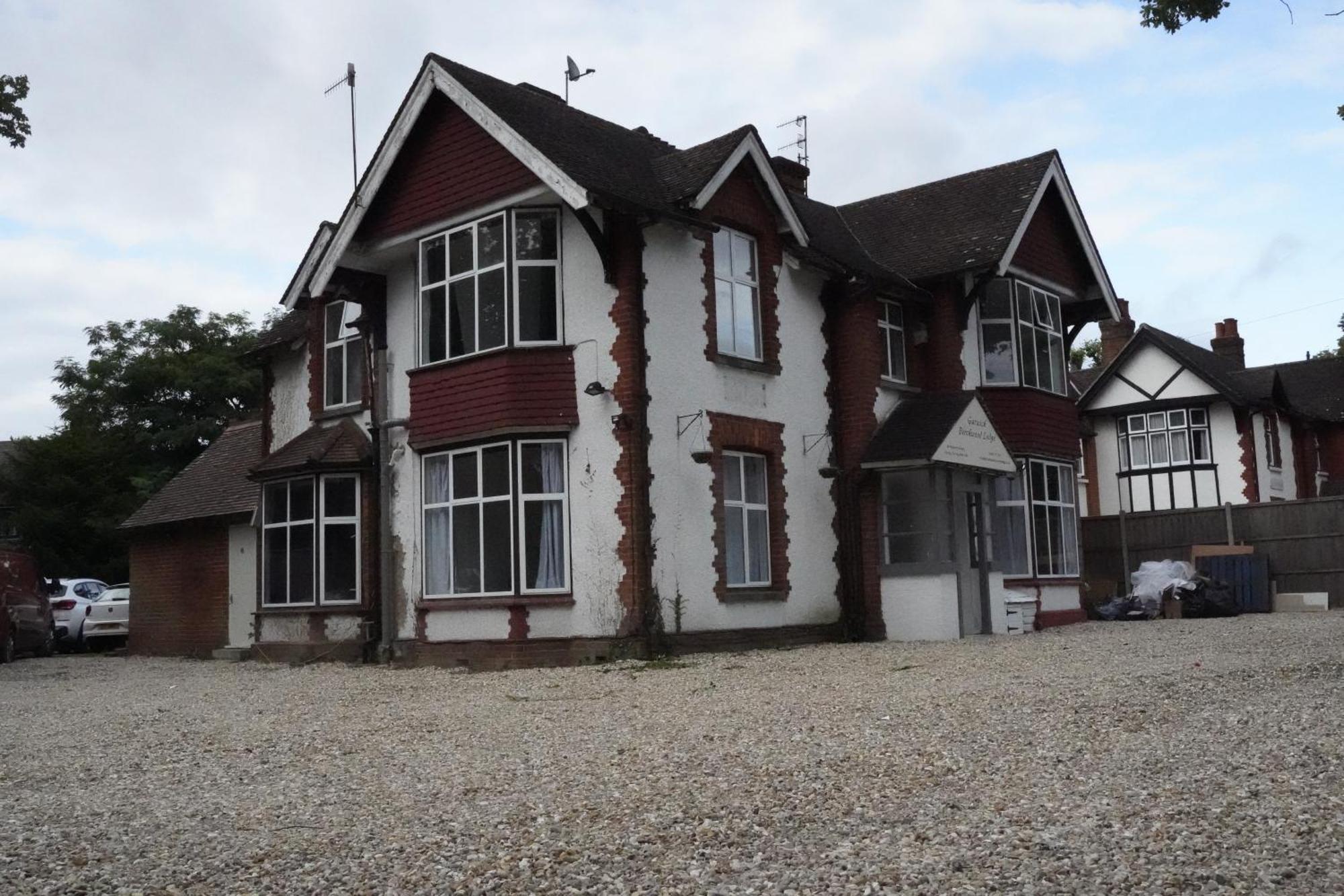 The Lodge By Birchwood Horley Buitenkant foto