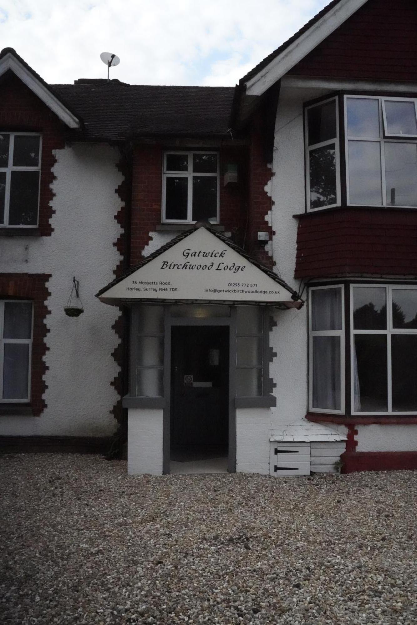 The Lodge By Birchwood Horley Buitenkant foto